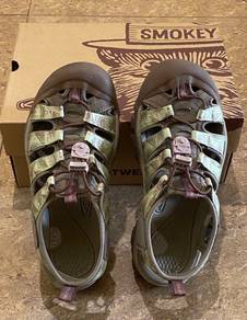 Original Keen Newport Retro Smokey Bear