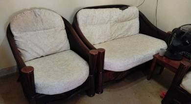 Sofa rotan bermutu tinggi.