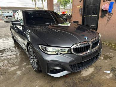 BMW 330i 30i M SPORT in Johor Bahru, JHR