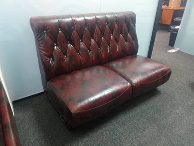 2 seater high back Chesterfiled Sofa(without arm)