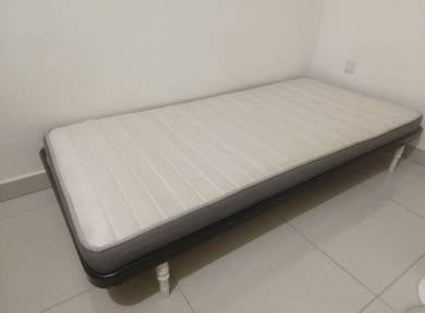 Single mattress with frame
