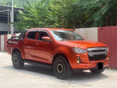 Isuzu D-Max PREMIUM in Salak Selatan, KUL