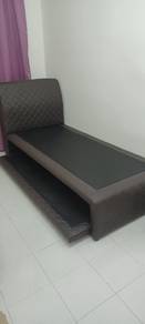 Single pull out bed frame