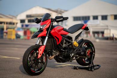 Ducati Hyperstrada 821
