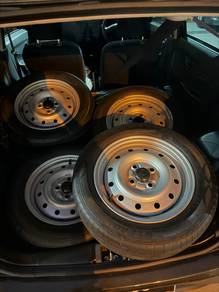 Rim besi dengan tayar