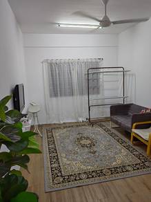 Room in Kota Kemuning, SGR