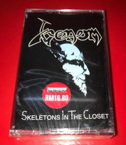 VENOM - SKELETON IN THE CLOSET CASSETTE Kaset