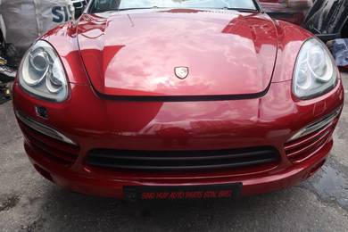 Porsche cayenne 958 3.0 diesel half cut