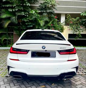 BMW 330i 330i M SPORT in KLCC, KUL