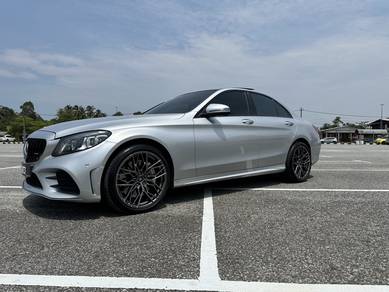 Mercedes Benz C300 300 4MATIC in Marang, TRG