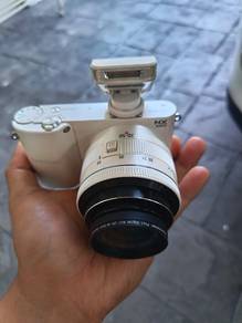 Samsung NX1000 camera