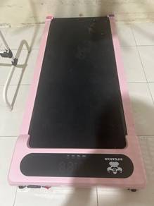 Treadmill waking pad