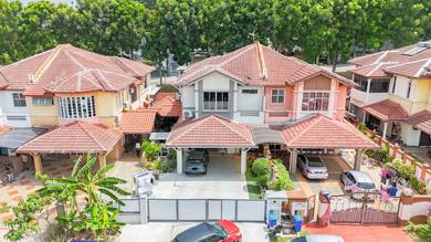 Semi-Detached House For Sale in Shah Alam,SGR
