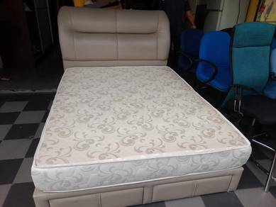 Queen Davan And Mattress 10/9