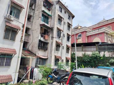 Flat For Sale in Desa Petaling Flat
