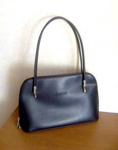 Sentini Black Handbag