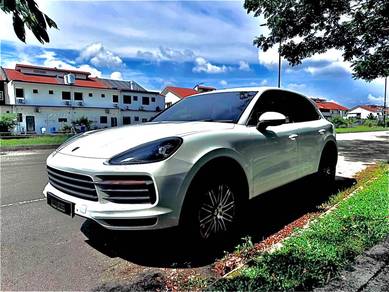 Porsche Cayenne BASE in Kajang, SGR