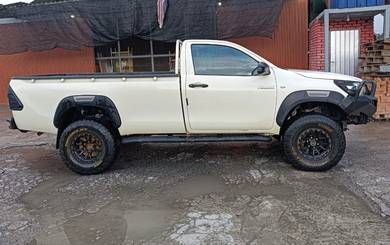 Toyota Hilux MT in Kota Kinabalu, SBH