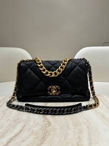 Chanel 19 Flap Shoulder Bag in Black Lambskin