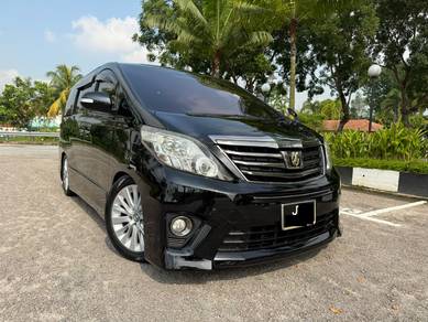 Toyota Alphard 240S TYPE GOLD in Johor Bahru, JHR