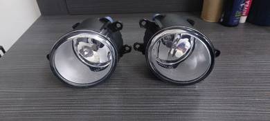Toyota Avanza front bumper spotlight l