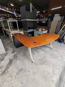 Meja L Shape