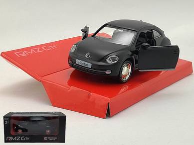 Volkswagen New Beetle matte black