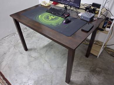 Dining Table with 4 chairs + Dressing Table 