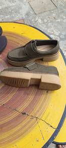 Preloved clarks shoes 