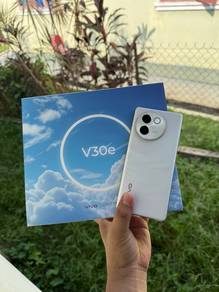 Vivo V30e 8/256GB + Freegift Box