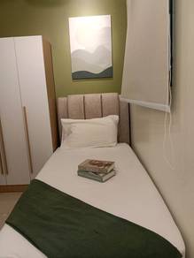 Service Residence For Rent in Emerald 9
