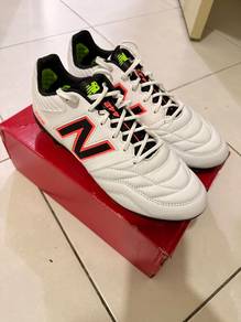 New Balance 442 V2 Football Boots