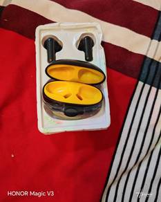 Wireless Earbuds with Charging Case – Not Working