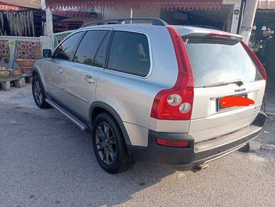 Volvo XC90 T in Lumut, PRK