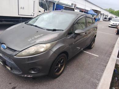 Ford Fiesta LX Ti-VCT in Puncak Alam, SGR