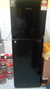 Peti Ais 2 pintu , baru pakai 2 tahun. masih baru.