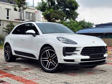 Porsche Macan  in KLCC, KUL