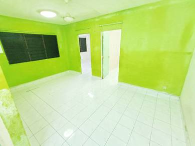 Flat For Sale in Flat PKNS Seksyen 8 Shah Alam