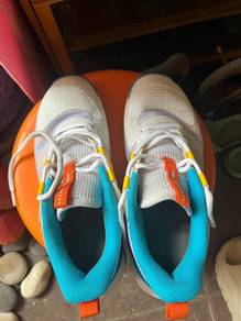 Felet Flash Pro Badminton Shoes (White)
