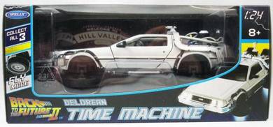 Welly 1-24 Diecast Car Time Machine Flying Car