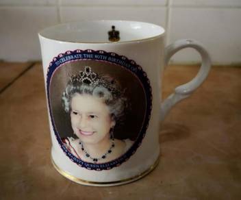 Cawan Queen Elizabeth 80th birthday mug cup