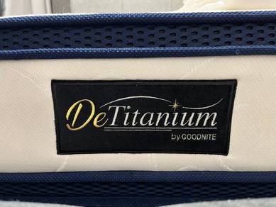 Detitanium 6' Kingsize mattress+Osaka Stool 1unit