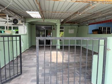 Terraced House For Rent in Banting,SGR