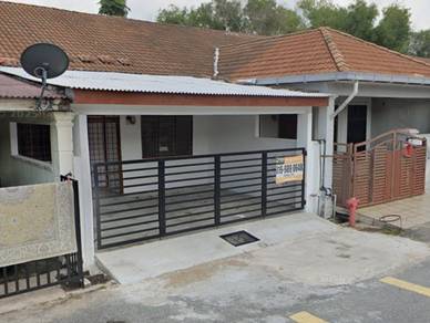 Terraced House For Sale in Penor,PHG