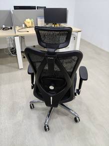 ergonomic chairs with head rest