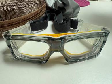 Prescription sport glasses（Myopia of -3.50D）