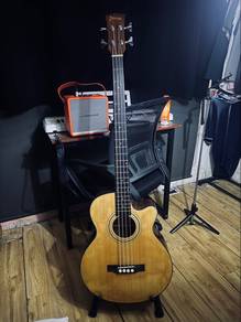 Guitar bass akustik