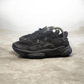 adidas ozweego black