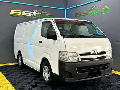 Toyota Hiace in Seri Kembangan, SGR