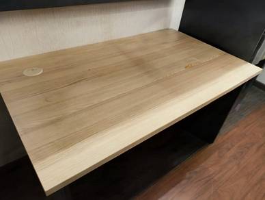 Meja Ofis Ada Defect Terpakai